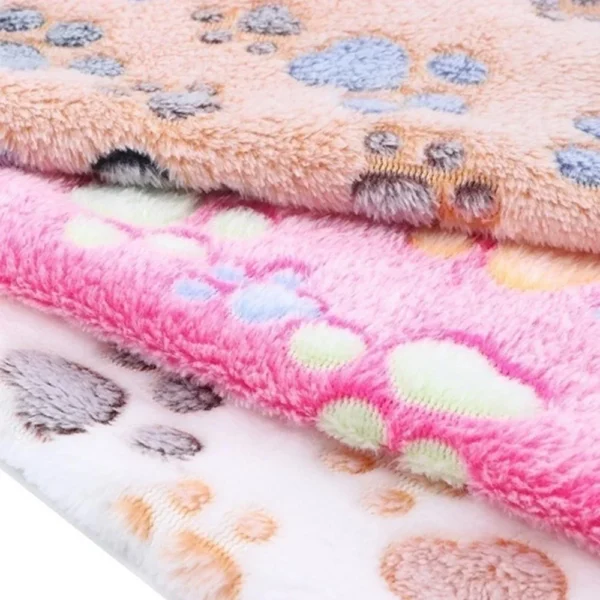 Soft Fluffy Pet Blanket Warm and Comfortable Blanket for Cats and Dogs - Image 3